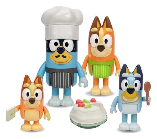 Bluey Let’s Play Chef Pavlova 4-Pack med figurer af Bluey, Bingo, Bandit og Chilli samt pavlova, ske og menukort.