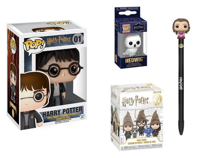 Funko Harry Potter 4-Pack Bundle med Harry Potter POP!-figur, Hedwig-nøglering, Mystery Mini og Hermione Granger-kuglepen.