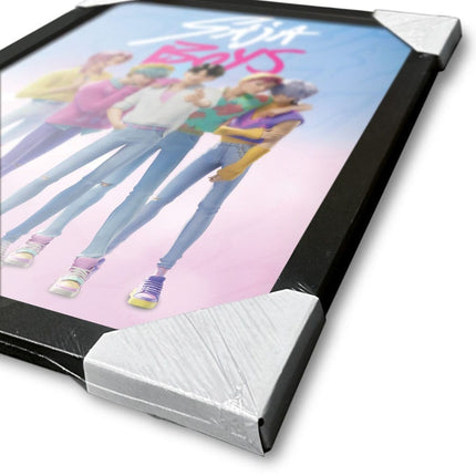 KPop Demon Hunters – Saja Boys – Indrammet Plakat (30 x 40 cm)